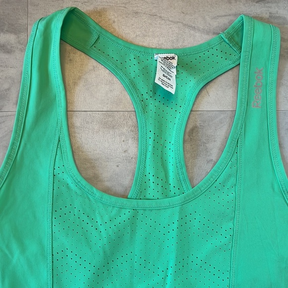 Reebok  CrossFit Tank  Bright Mint Green scoopneck  Aerated  lightweight  Size S - Picture 3 of 12
